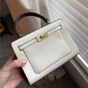Elegant Coach Cream Leather Handbag